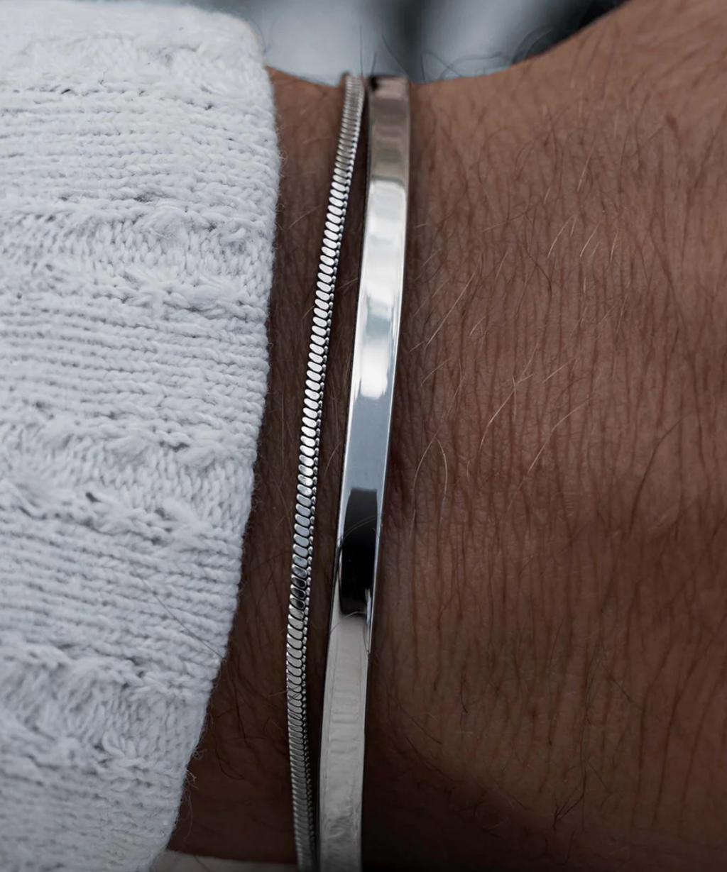 Bracelet Manchette Minimal – Élégance Ajustable